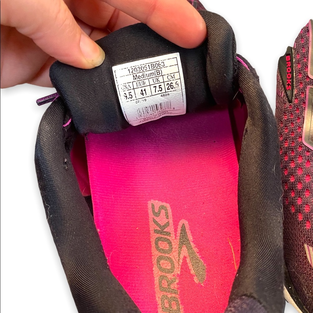 Brooks ghost pink running shoes size 9.5
